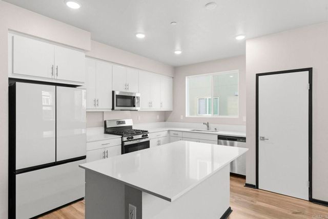 5284 Beachfront Cove Street 246, San Diego, CA 92154