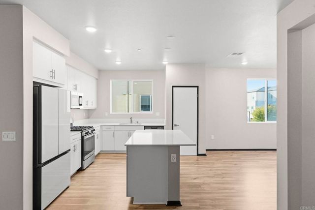 5284 Beachfront Cove Street 246, San Diego, CA 92154