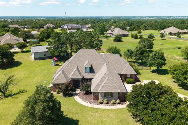 7916 Dove Crossing Drive, Edmond, OK 73034