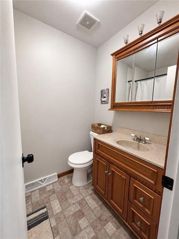 207 Evergreen Street, Excelsior Springs, MO 64024