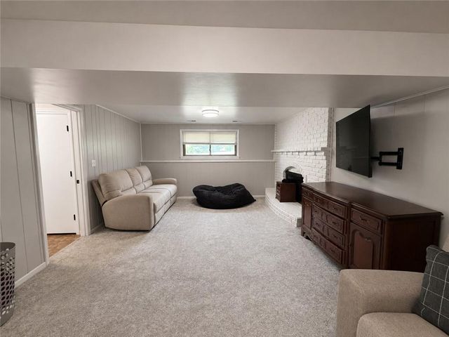 207 Evergreen Street, Excelsior Springs, MO 64024