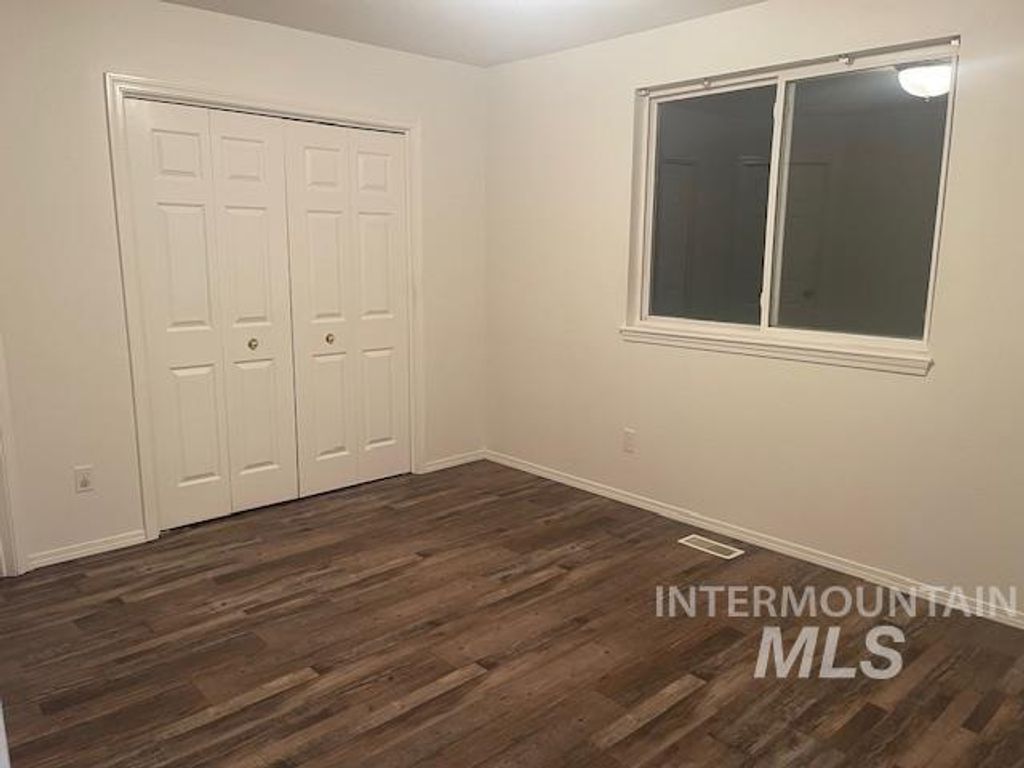 1770 Peregrine Dr, Mountain Home, ID 83647 photo 3