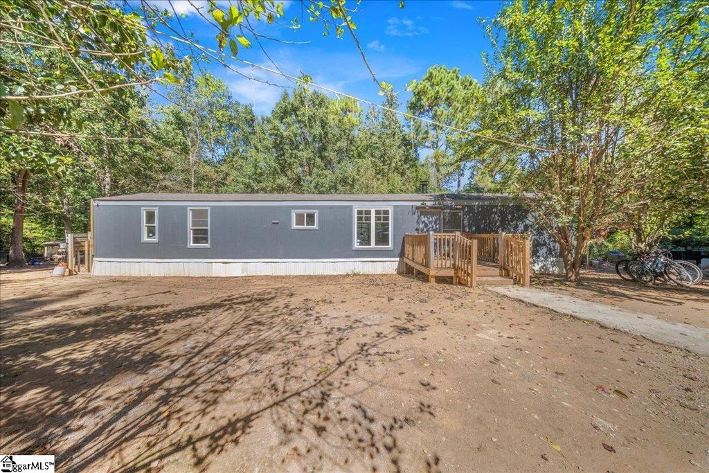 1660 Kilgore Bridge Road, Woodruff, SC 29388