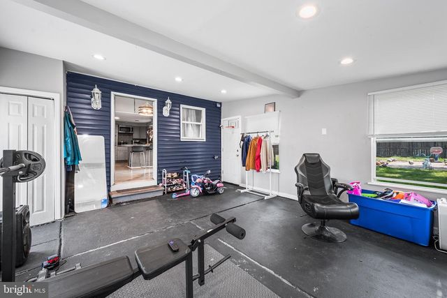 65 HICKSTOWN RD, Sicklerville, NJ 08081