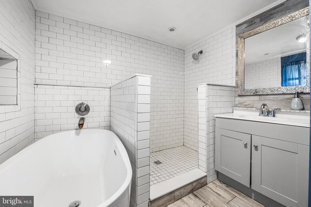 65 HICKSTOWN RD, Sicklerville, NJ 08081