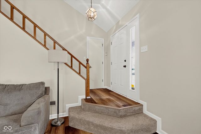 9223 Cinnebar Drive, Indianapolis, IN 46268