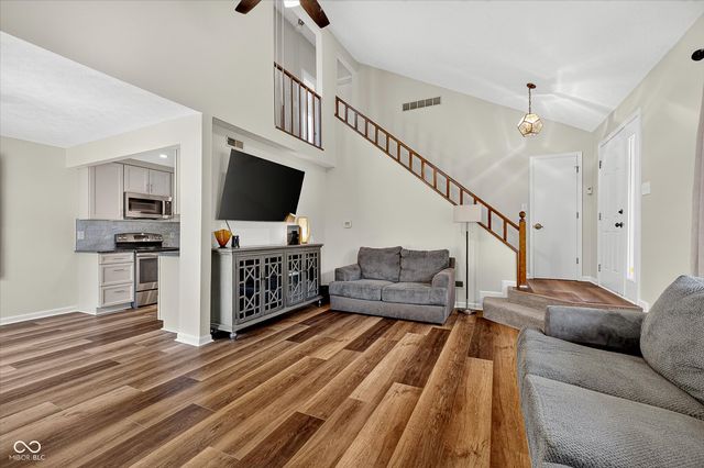 9223 Cinnebar Drive, Indianapolis, IN 46268
