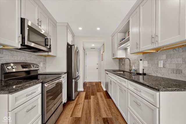 9223 Cinnebar Drive, Indianapolis, IN 46268