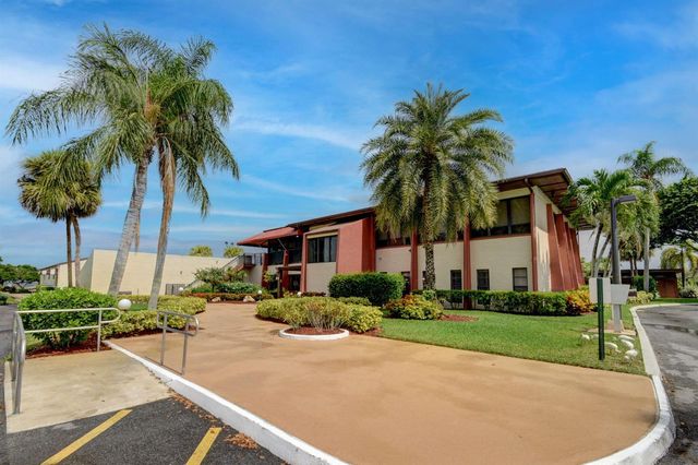 7855 Willow Spring Drive 725, Lake Worth, FL 33467