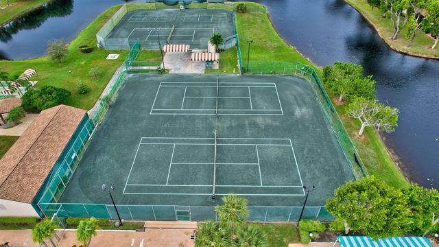 7855 Willow Spring Drive 725, Lake Worth, FL 33467