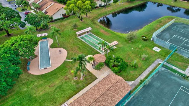 7855 Willow Spring Drive 725, Lake Worth, FL 33467