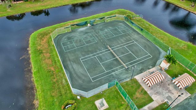 7855 Willow Spring Drive 725, Lake Worth, FL 33467