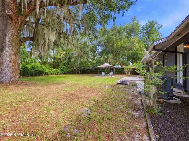200 MANGO Drive, Palatka, FL 32177