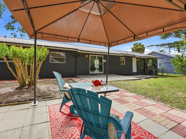 200 MANGO Drive, Palatka, FL 32177