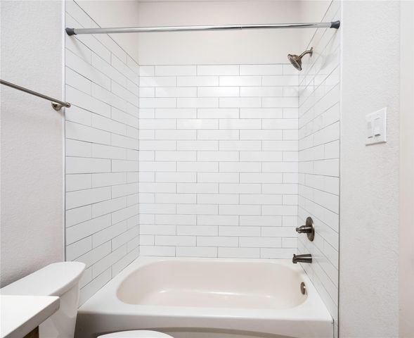 2517 Appian Way B, Roman Forest, TX 77357