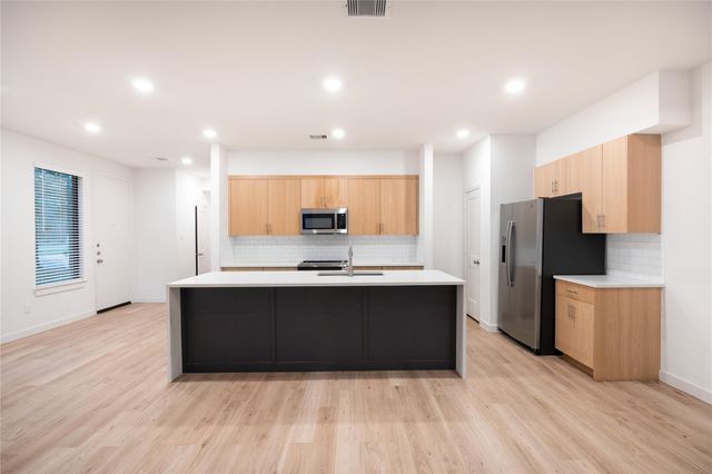 2517 Appian Way B, Roman Forest, TX 77357