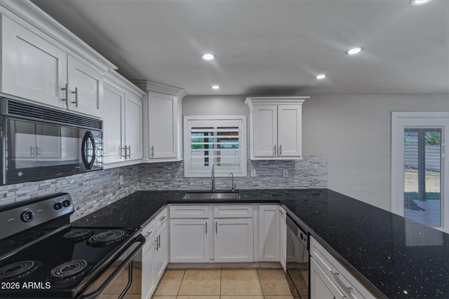 4849 N 81ST Avenue, Phoenix, AZ 85033