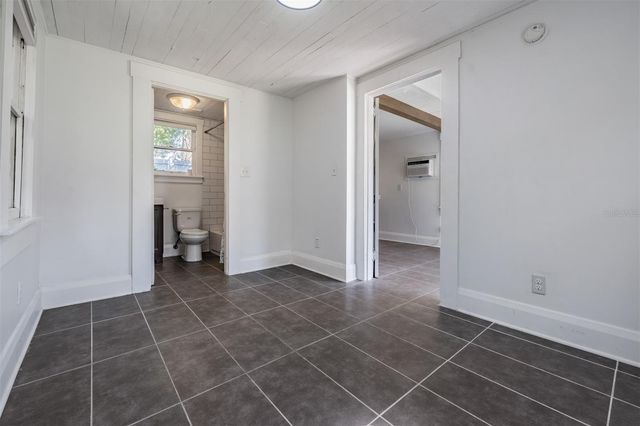 4109 N SEMINOLE AVENUE, Tampa, FL 33603