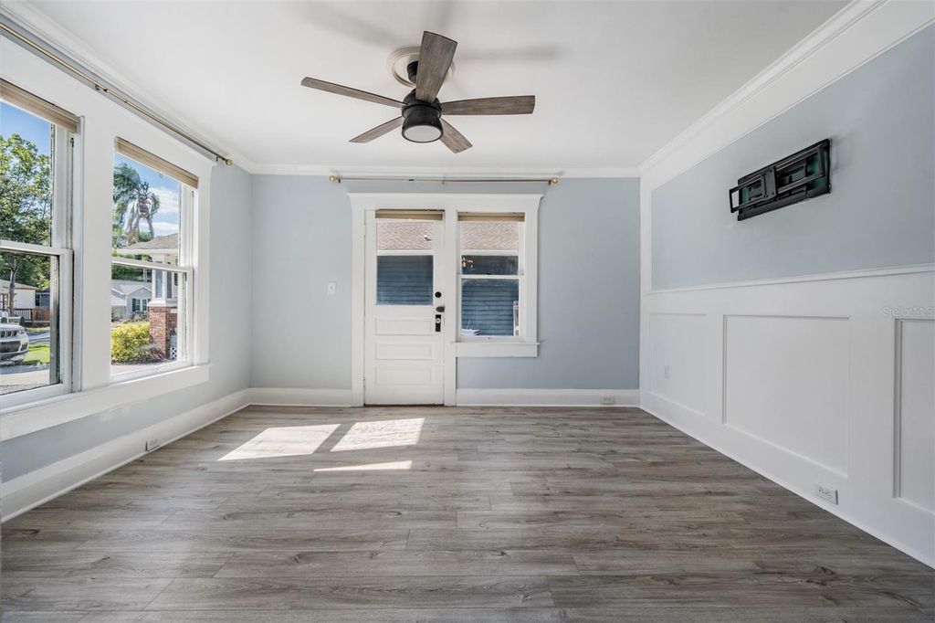 Image 24 of property listing at 4109 N SEMINOLE AVENUE, Tampa, FL 33603