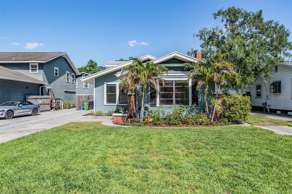 Image 5 of property listing at 4109 N SEMINOLE AVENUE, Tampa, FL 33603