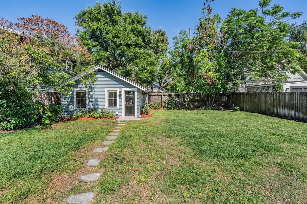 Image 54 of property listing at 4109 N SEMINOLE AVENUE, Tampa, FL 33603