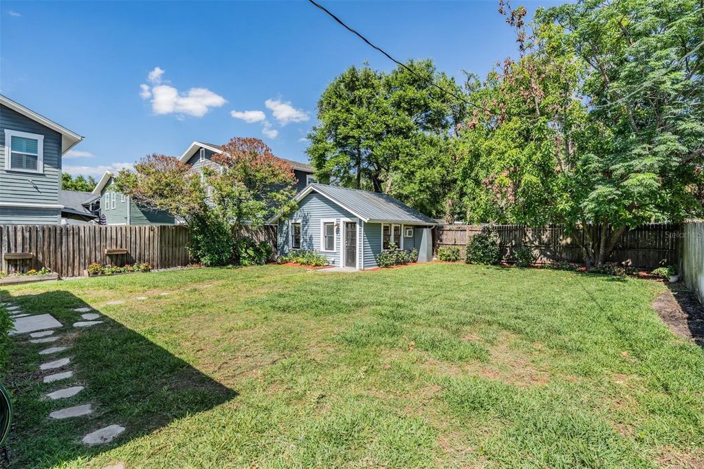 Image 55 of property listing at 4109 N SEMINOLE AVENUE, Tampa, FL 33603