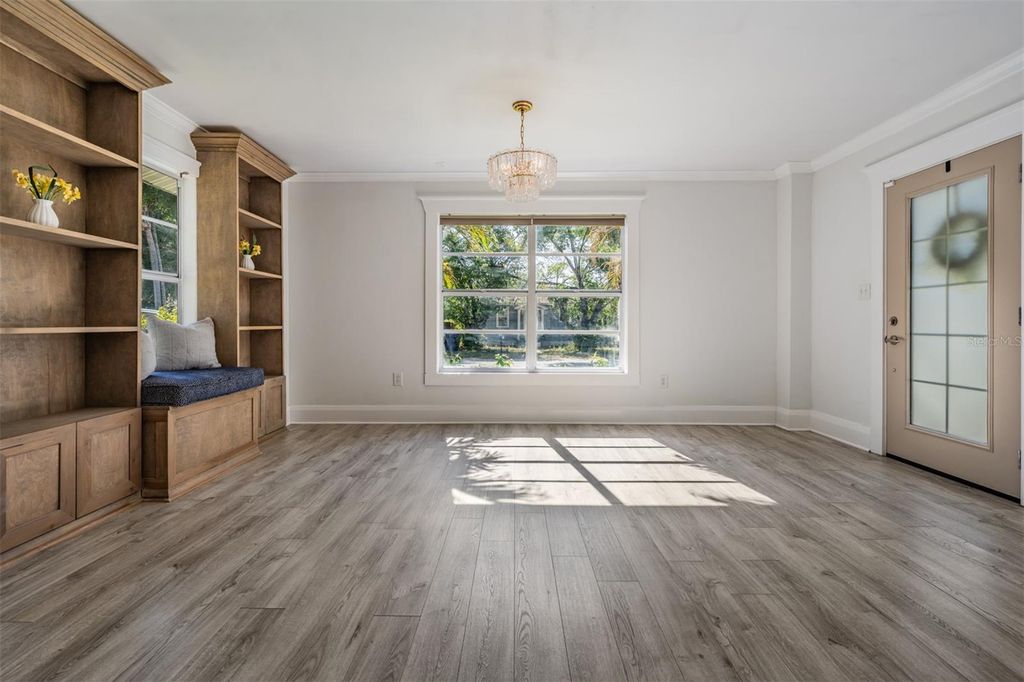 Image 10 of property listing at 4109 N SEMINOLE AVENUE, Tampa, FL 33603