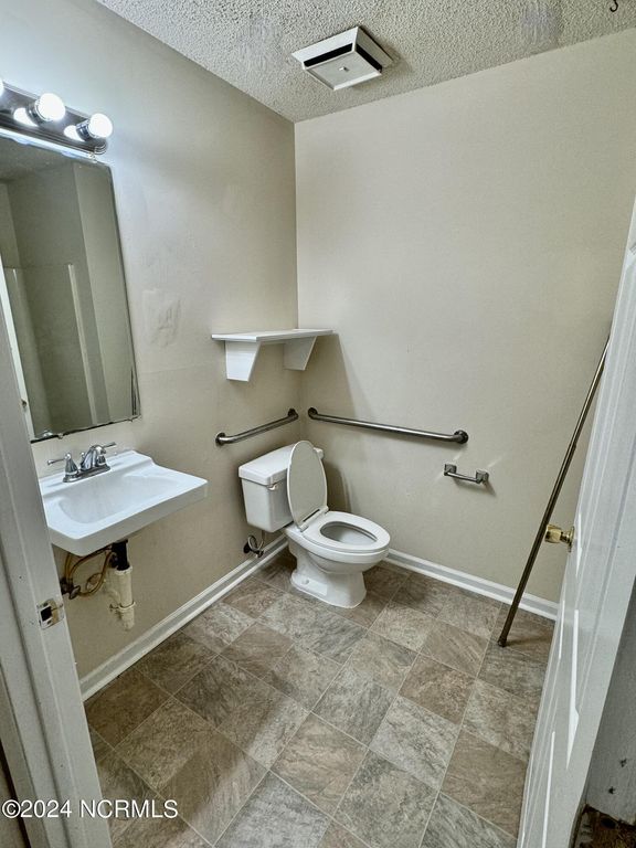 772 E 3rd Street K, Ayden, NC 28513