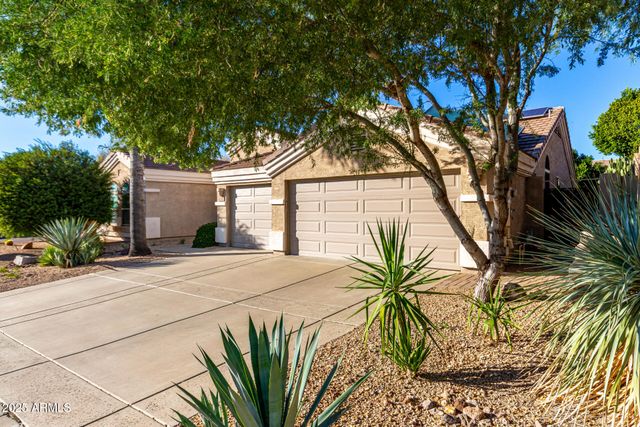 6350 W LARIAT Lane, Phoenix, AZ 85083
