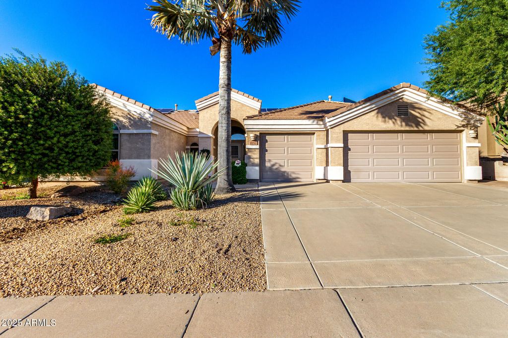 6350 W LARIAT Lane, Phoenix, AZ 85083