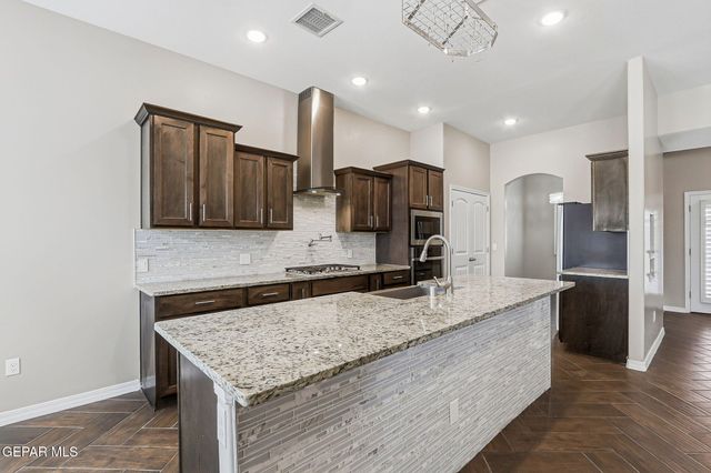 2600 SAMMY CERVANTES Street, El Paso, TX 79938