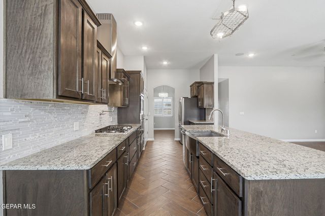 2600 SAMMY CERVANTES Street, El Paso, TX 79938