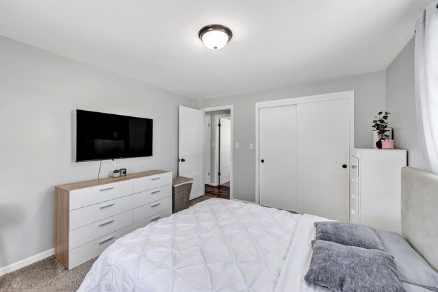 815 HILLCREST HEIGHTS, Green Bay, WI 54313