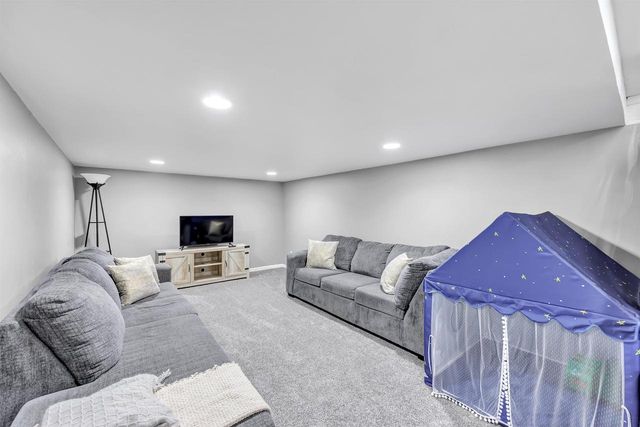 815 HILLCREST HEIGHTS, Green Bay, WI 54313