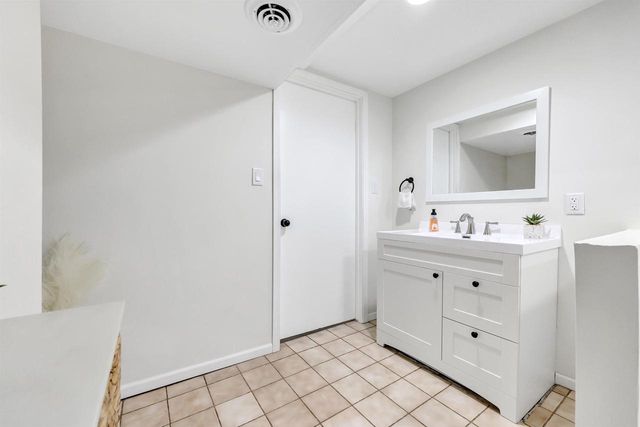 815 HILLCREST HEIGHTS, Green Bay, WI 54313