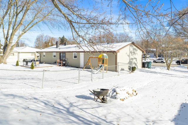 815 HILLCREST HEIGHTS, Green Bay, WI 54313