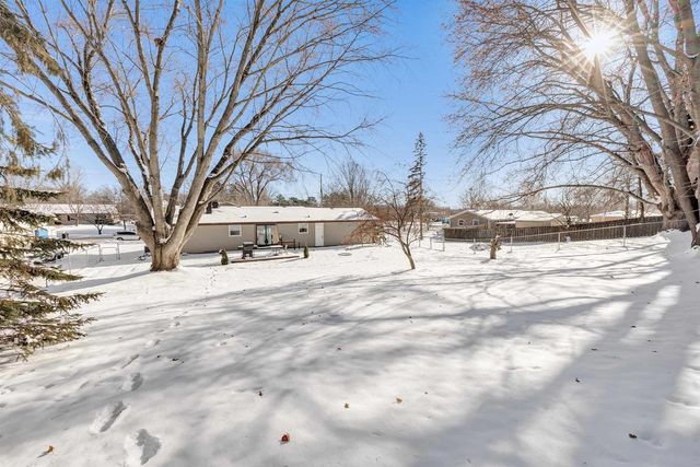 815 HILLCREST HEIGHTS, Green Bay, WI 54313