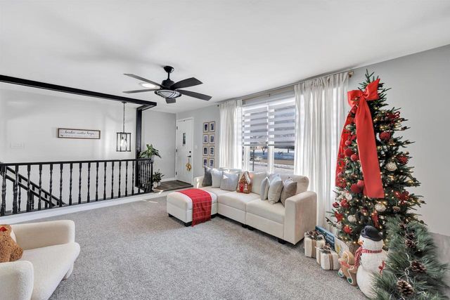 815 HILLCREST HEIGHTS, Green Bay, WI 54313