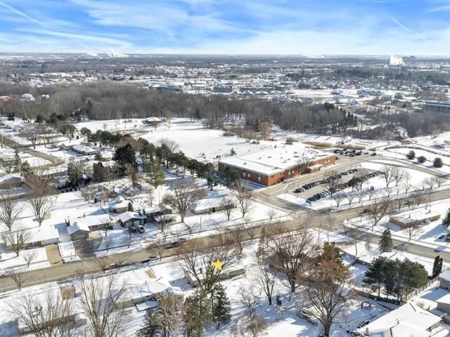 815 HILLCREST HEIGHTS, Green Bay, WI 54313