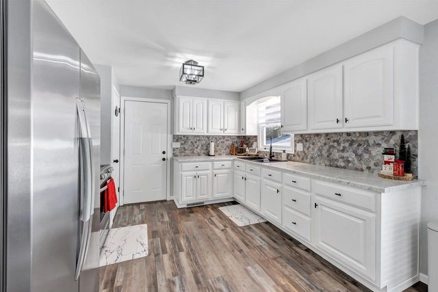 815 HILLCREST HEIGHTS, Green Bay, WI 54313