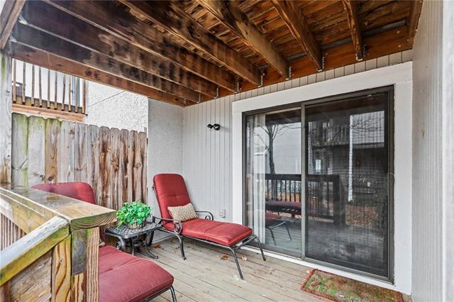 13821 W 58th Terrace 1, Shawnee, KS 66216