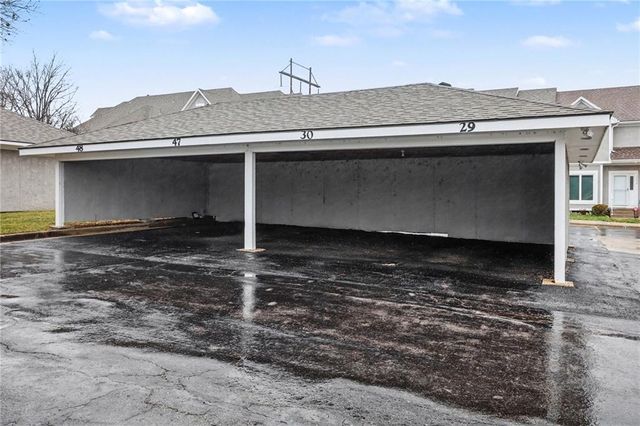 13821 W 58th Terrace 1, Shawnee, KS 66216