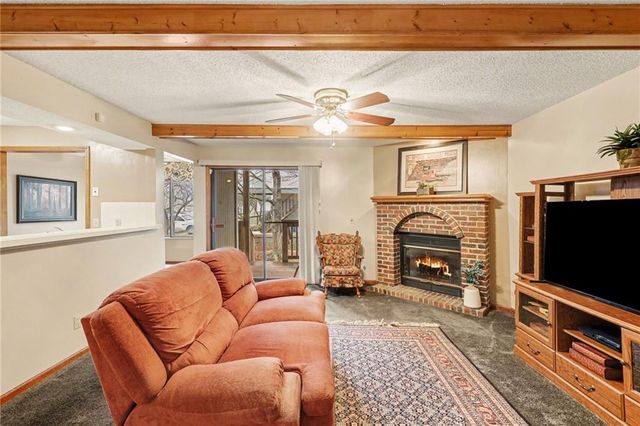 13821 W 58th Terrace 1, Shawnee, KS 66216