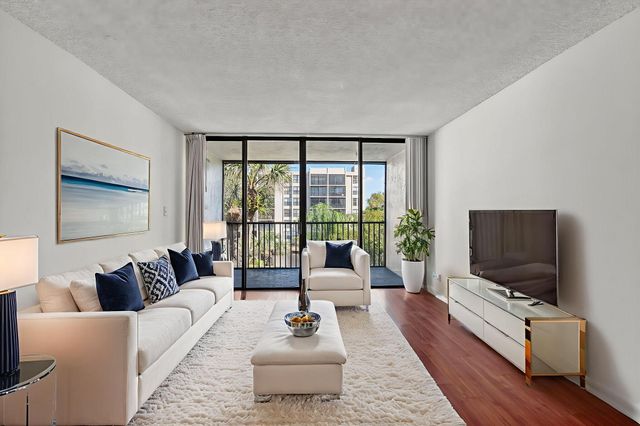 11 Royal Palm Way 3040, Boca Raton, FL 33432