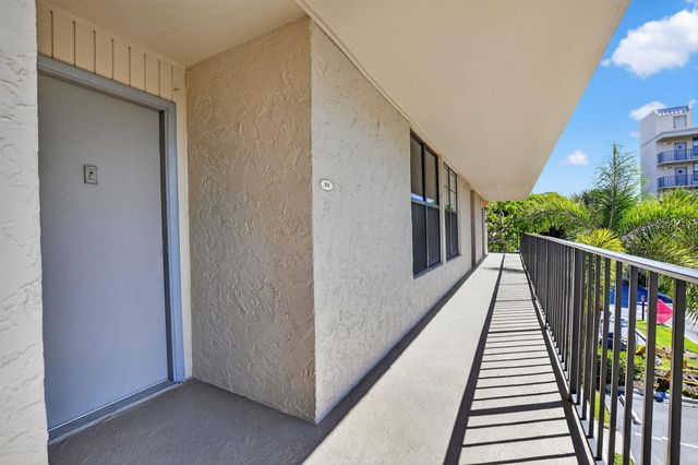 11 Royal Palm Way 3040, Boca Raton, FL 33432