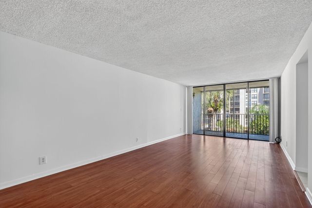 11 Royal Palm Way 3040, Boca Raton, FL 33432