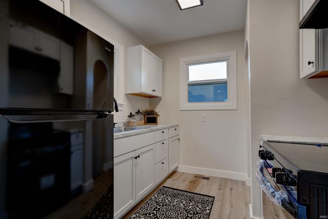 2004 E Riverside Drive, Evansville, IN 47714