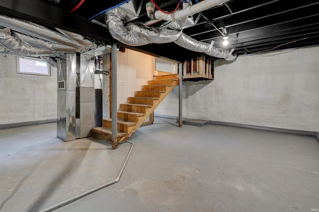 2004 E Riverside Drive, Evansville, IN 47714