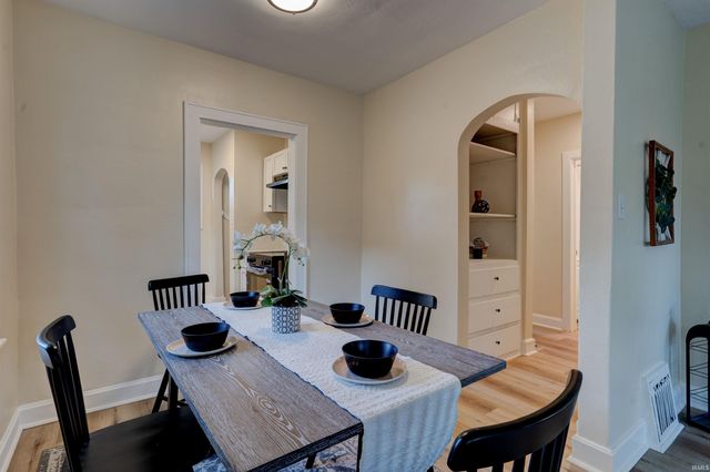 2004 E Riverside Drive, Evansville, IN 47714