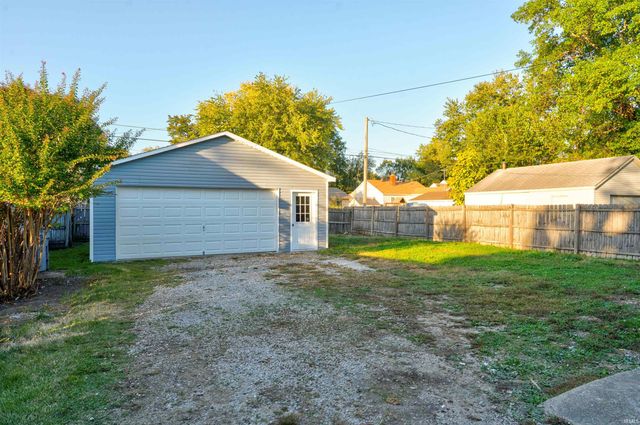 2004 E Riverside Drive, Evansville, IN 47714